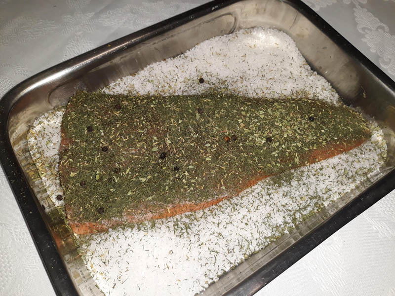 salmon marinado con aceite de oliva virgen extra